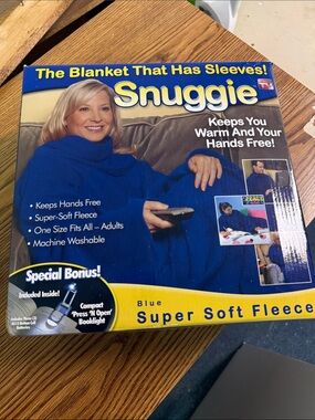 Women's Blue Super Soft Fleece Blanket with Sleeves
